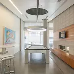 Spacious 2Bd - Central Dt- Gym, Pool, Parking Sleep8